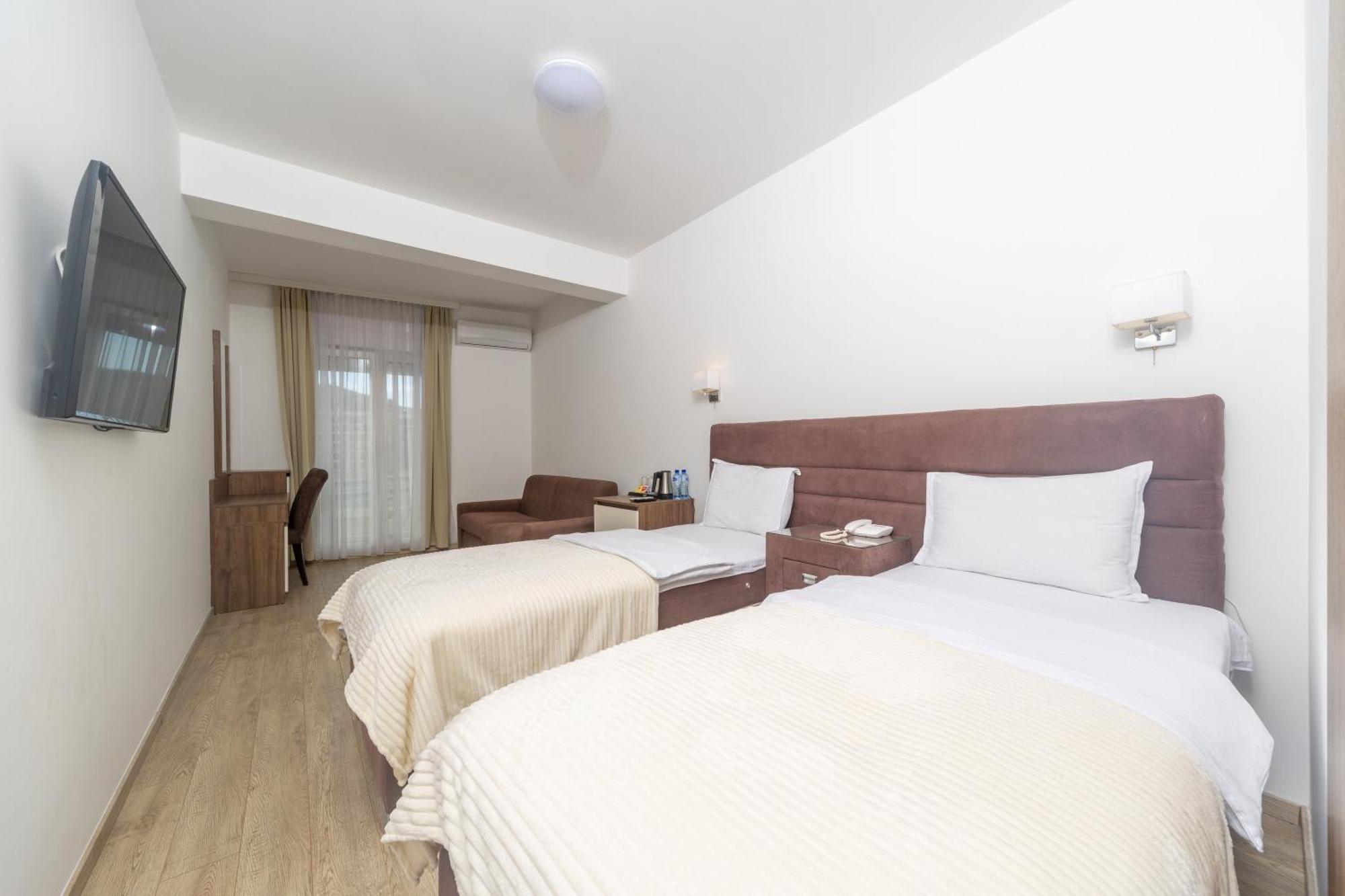 Hotel 219 Budva Luaran gambar