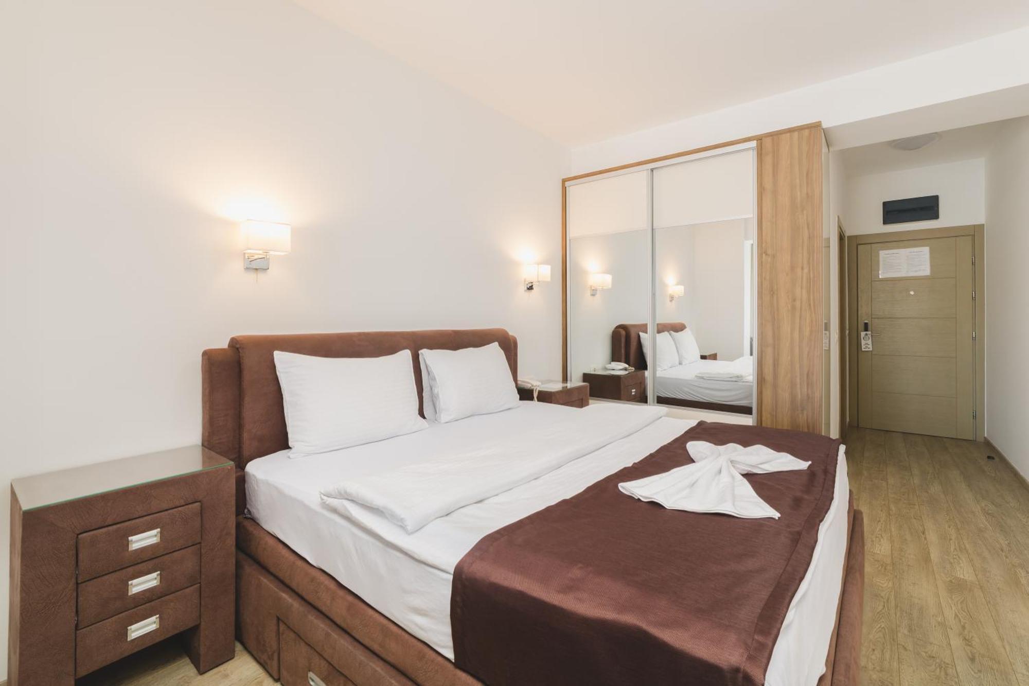 Hotel 219 Budva Luaran gambar